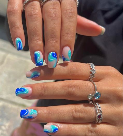 Sea Nail Art The Beach, Nails For Greece Vacation, 2d Nails, Sea Inspired Nails, Holiday Nails Summer 2023, Blue Holiday Nails, Nail Inspo Vacation, Beach Holiday Nails, Vacation Nail Designs