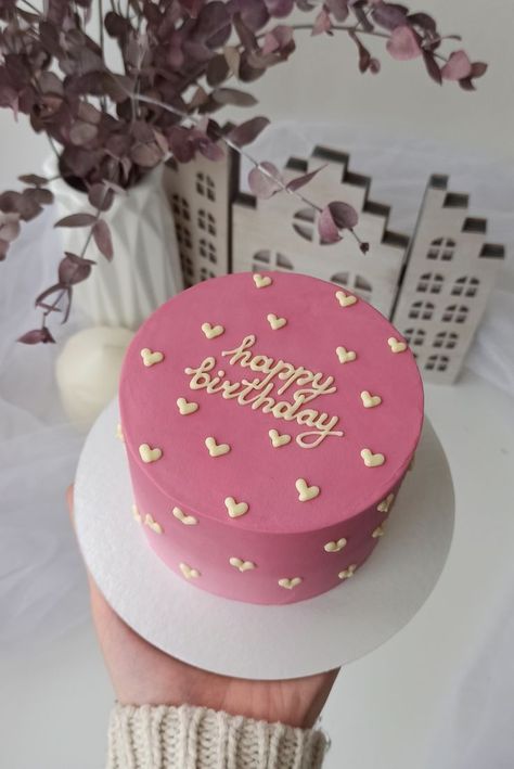 Birthday Locker, Small Cake Designs, 25 Birthday Cake, Round Birthday Cakes, Bd Cake, Birthday Cake For Boyfriend, Half Birthday Cakes, Small Birthday Cakes, 14th Birthday Cakes