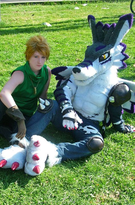 Best cosplay I've ever seen! digimon cosplay Digimon Cosplay, Break From Reality, Power Rangers Cosplay, Digimon Adventure 02, Digimon Adventure, One Moment, Cosplay Ideas, I Choose, Best Cosplay