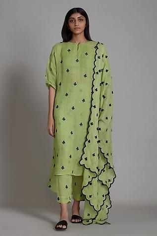 Shop for Mati Green Trump Card Linen Embroidered Kurta Set for Women Online at Aza Fashions Linen Kurta Set Women, Suit Patiala, Linen Suits Women, Card Counter, Motif Embroidery, Fancy Suit, Cotton Bralette, Linen Pant, Linen Suits