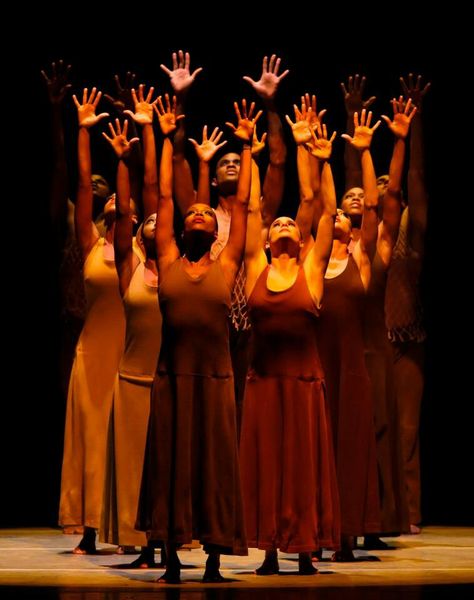 Alvin Ailey Dance Company, Alvin Ailey Photography, Modern Dance Company, Alvin Ailey Dancers, Alvin Ailey Revelations, Modern Dancing, Dance Contemporary, Dance Nation, Dancing Photography