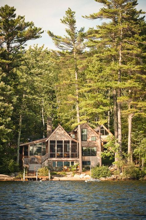 Rustic Cabin Exterior, Rustic Lake Houses, Lake Houses Exterior, Maine Cottage, Cabin Exterior, Haus Am See, Casa Vintage, Residential Architect, Cabin Living