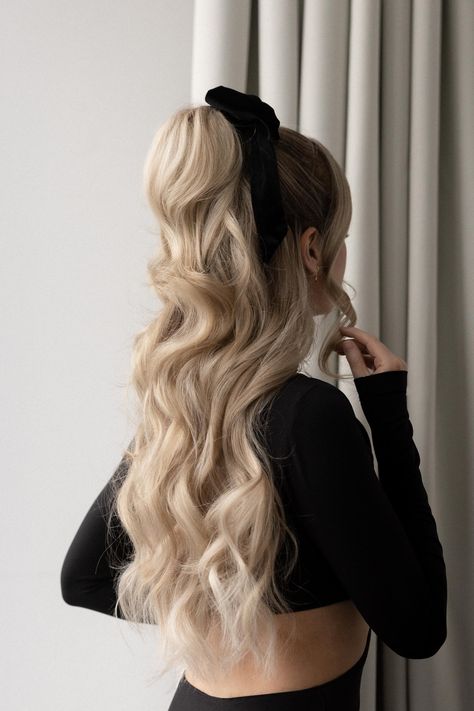 Christmas Hairstyles, Loose Curls, Sleek Buns, Holiday Party Hair, New Year Hairstyle, Looks Pinterest, Bow Hairstyle, Beauty Style, Party Hairstyles