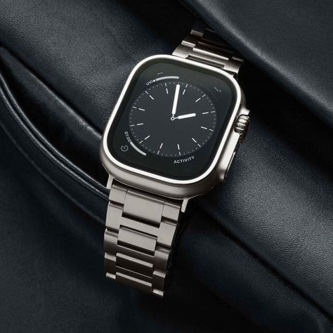 Apple Watch Men, Watch Strap Design, Mobile Watch, Apple Launch, Male Style, Titanium Watches, Apple Watch Ultra, Apple Technology, Retro Watches