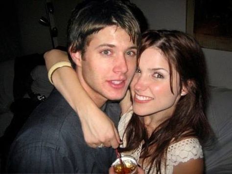 NOT Jensen Ackles with Sophia Bush. Tumblr, Sophie Bush, Jared Supernatural, The Hitcher, Daneel Ackles, Erin Lindsay, Tracy Spiridakos, John Tucker, Danneel Ackles