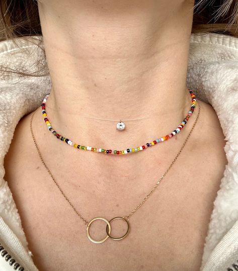 Choker Ideas Beaded, Small Beaded Necklace Choker, Tiny Beaded Necklace, Mini Bead Necklace, Beaded Necklace Diy Ideas, Seed Bead Ideas Diy, Diy Beads Necklace, Dainty Beaded Necklace, Diy Beaded Choker