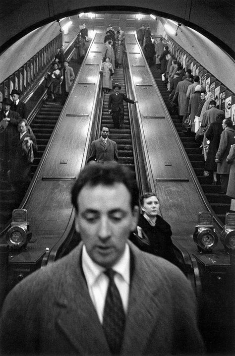 Baker Street, Henri Cartier Bresson, Underground Station, Martin Parr, Photographie Portrait Inspiration, Photographie Inspo, Photographer Portfolio, Foto Art, Magnum Photos