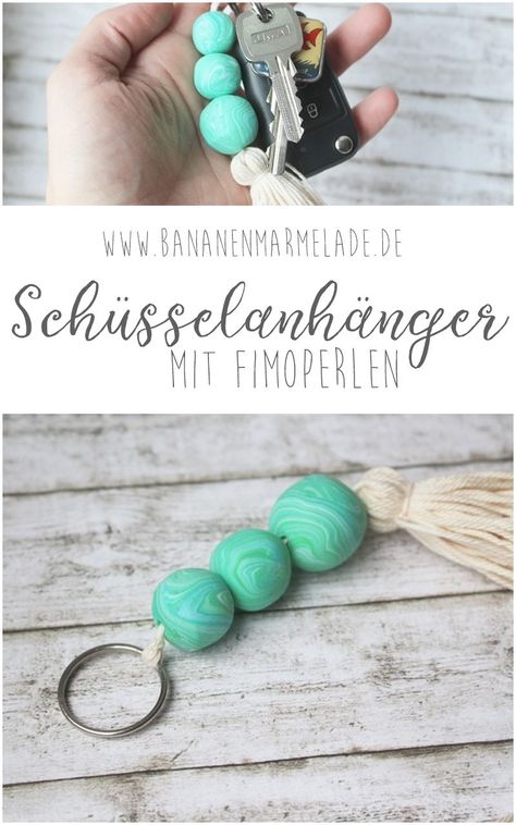 Ich wollte es auch mal wieder mit Fimo zu versuchen. Deshalb zeige ich euch heute eine kleine Anleitung für meinen neuen Schlüsselanhänger mit Fimoperlen. Diy Crafts Keychain, Banana Jam, Diy Fimo, Clay Crafts For Kids, Personalised Gifts Diy, Fall Arts And Crafts, Diy Bowl, Sell Diy, Fall Crafts For Kids