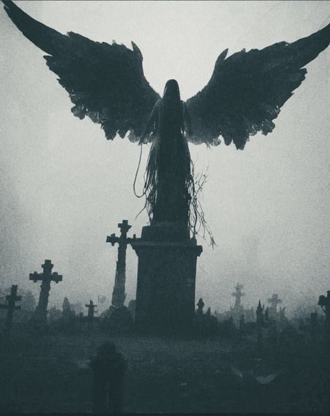 Dark Statue Wallpaper, Black Angel Statue, Dark Images Aesthetic, Dark Angel Statue, Dark Angelcore Aesthetic, Angel Vampire, Dark Angelcore, Gothic Cemetery, Goth Architecture