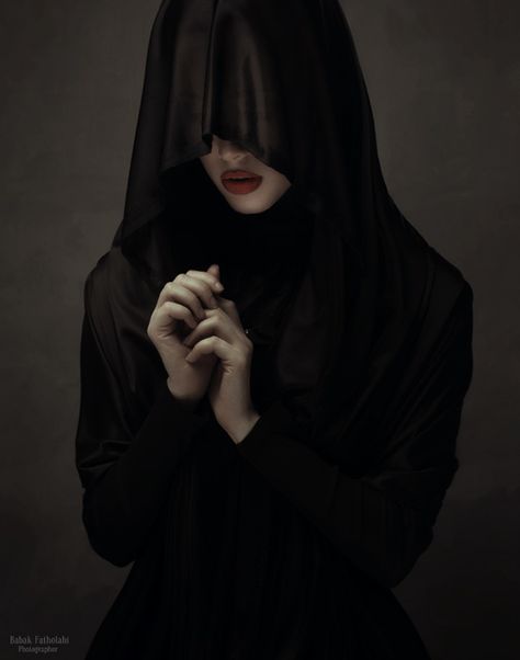 Dark Fantasy, Black Veil, Dark Photography, Foto Inspiration, 영감을 주는 캐릭터, Dark Beauty, Linocut, Dark Aesthetic, Dark Side