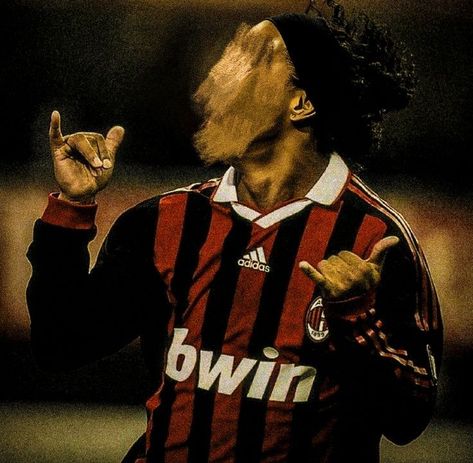 Ronaldinho Wallpapers, Brazilian Soccer Players, Neymar Pic, Foto Sport, Football Players Photos, Paolo Maldini, Football Boyfriend, Boy Blurred Pic, Football Players Images