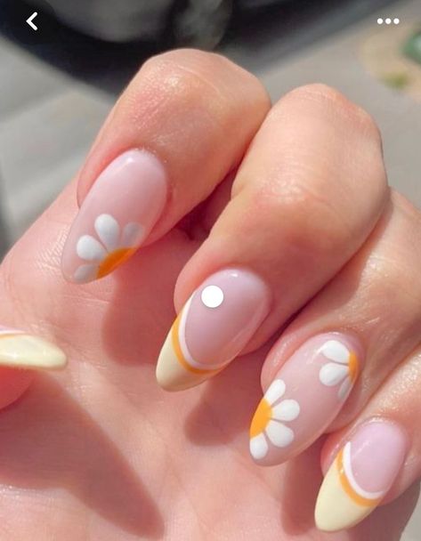 Summer Nails Inspo Vacation, Sunshine Nails Design, Yellow Swirl Nails, Simple Sunflower Nails, Aesthetic Flower Nails, Nails Tulip, Bali Nails, Feeling Feminine, Tulip Nails