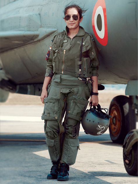 Meet the first women fighter jet pilots of the Indian Air Force - Elle India Air Force Day, Air Force Women, Indian Army Special Forces, Pilot Uniform, Jet Fighter Pilot, Indian Defence, Air Force Pilot, Indian Air Force, Indian Navy