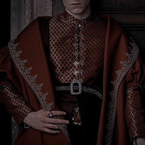 Game Of Thrones Men Outfits, Game Of Thrones Outfit Inspiration Men, House Lannister Aesthetic, Game Of Thrones Aesthetic, Lannister Aesthetic, Black Magic Witchcraft, Chosen Ones, House Lannister, Fire Book