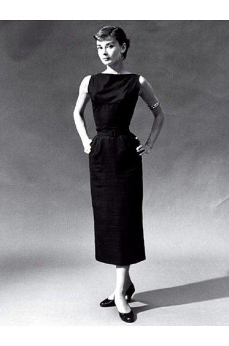 Audrey Hepburn in a Coco Chanel little black dress. Coco Chanel Little Black Dress, Chanel Black Dress, Chanel Little Black Dress, Black Dress Makeup, Black Dress Accessories, Designed Clothes, Coco Chanel Fashion, Black Dresses Classy, Ladylike Style