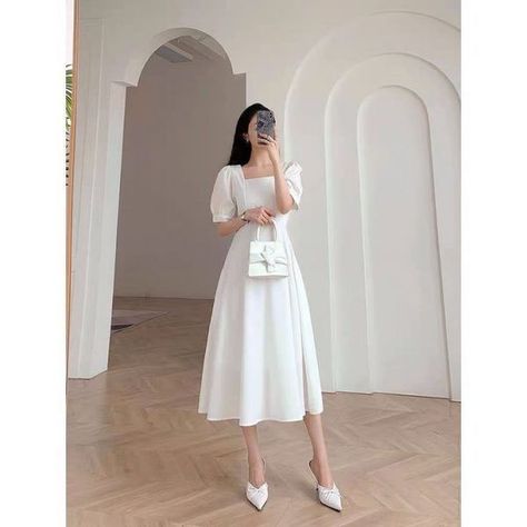 White Dress Classy, Long Dress Outfits, Formal Dresses Outfits, Grad Outfits, White Dress Outfit, Simple White Dress, White Dress Formal, Cute White Dress, Stylish Outfit Ideas