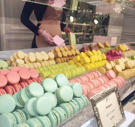 Food In Paris, Laduree Paris, Paris Food, Paris Dream, Paris Vibes, Paris Guide, Paris Vacation, Parisian Life, Paris Aesthetic