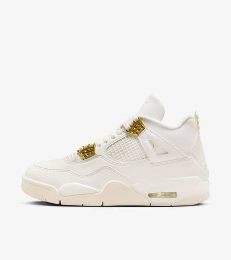 Women's Air Jordan 4 'White & Gold' (AQ9129-170) Release Date Jordan 4 Retro Metallic, Jordan Gold, Jordan 4 White, Jordan 4’s, Air Jordans Women, Nike Air Jordan Shoes, Jordan Sneaker, Jordan 4s, White Jordans