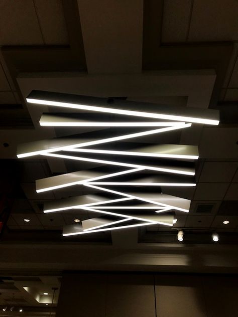 Interesting Lighting Design, Shop Lighting Ideas, Lobby Lighting Design, Ceiling Light Installation, Pendant Lighting Design, Retail Lighting Design, Diy Room Decor Ideas, Feature Lighting, Unique Chandelier