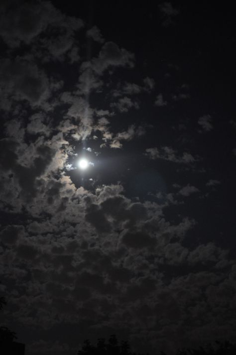 night shot :] Picture Of Night Sky With Moon, Nature, Night Shots Photography, Aesthetic Outdoor Pictures, Night Home Aesthetic, Sky Pictures At Night, Moon Pics Night, Night At Home Aesthetic, Night Moon Photography