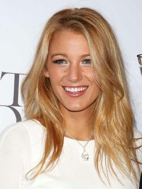 Hair Blake Lively Hair, Long Face Haircuts, Strawberry Blonde Hair Color, Laura Vandervoort, Straight Hair Cuts, Elsa Pataky, Long Face Hairstyles, Hair Icon, Strawberry Blonde Hair