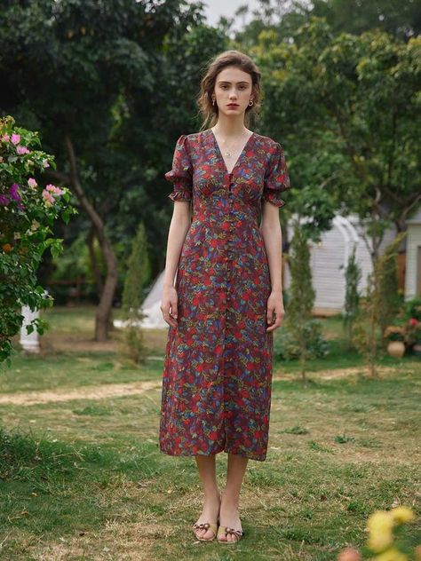 97d0145823aeb8ed80617be62e08bdccdesc47806795ri Simple Retro, Red Maxi, Retro Mode, Vestidos Vintage, 여자 패션, Printed Maxi, Mode Inspiration, Retro Dress, Vintage Dress