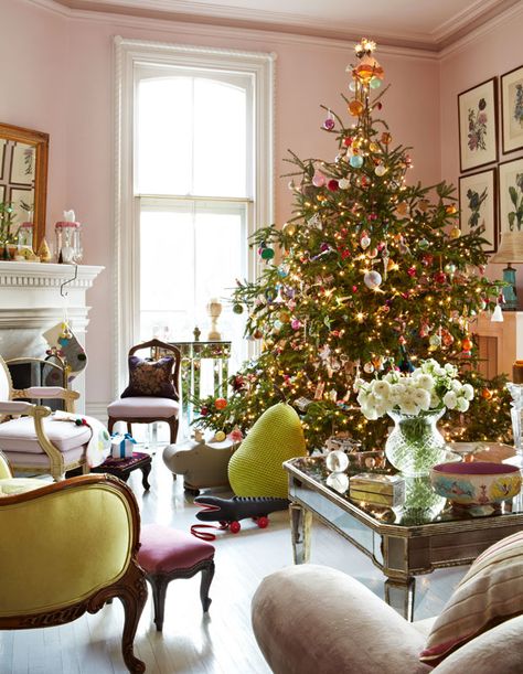 Natal, English Christmas, White Christmas Trees, Christmas Interiors, Christmas Tree Inspiration, Cool Christmas Trees, Santa Baby, Merry Little Christmas, Cozy Christmas