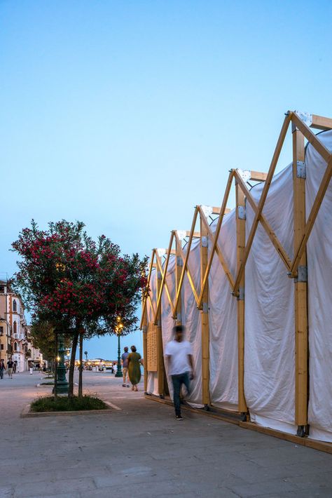 Pop Up Cinema, Venice Photos, Perspective Drawing Architecture, Soviet Russia, Tensile Structures, Timber Architecture, Kiosk Design, Wood Architecture, Stone Architecture