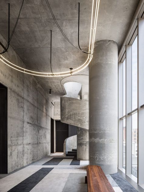 Interior of amenities of 56 Leonard by Herzog & de Meuron Luis Barragan, Brutalist Interior, Minimalism Living, Industri Modern, Concrete Interiors, Store Concept, 카페 인테리어 디자인, Industrial Livingroom, Lobby Design