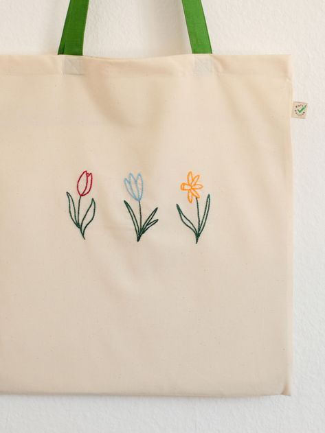 Tela, Tote Bag With Embroidery, Tote Bag Broderie, Broderie Tote Bag, Embroidery Tote Bag Design, Embroidered Tote Bag Ideas, Simple Tote Bag Design, Tote Bag Embroidery Ideas, Tod Bag