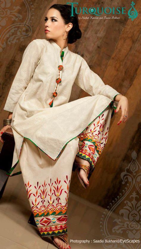 Desi Couture, Salwar Designs, Salwar Kamiz, Pakistani Dresses Casual, Kurta Designs Women, Embroidery Suits Design, Boutique Dress Designs, Stylish Dress Book, Pakistani Dress Design