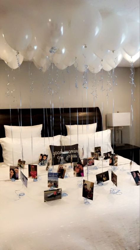 Surprise Anniversary Ideas, Husband Birthday Decorations, Boyfriends Birthday Ideas, Romantic Room Surprise, Surprise Birthday Decorations, Cute Anniversary Gifts, Anniversary Diy, Surprise Boyfriend, Birthday Room Decorations