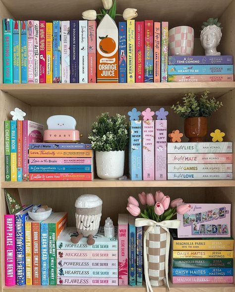 Organisation, Dream Library, Small Bookshelves Aesthetic, Book Corner Ideas Bedroom, Book And Bed, Bookshelves Aesthetic, Bookshelf Aesthetic, Bookshelf Inspiration, December 2nd