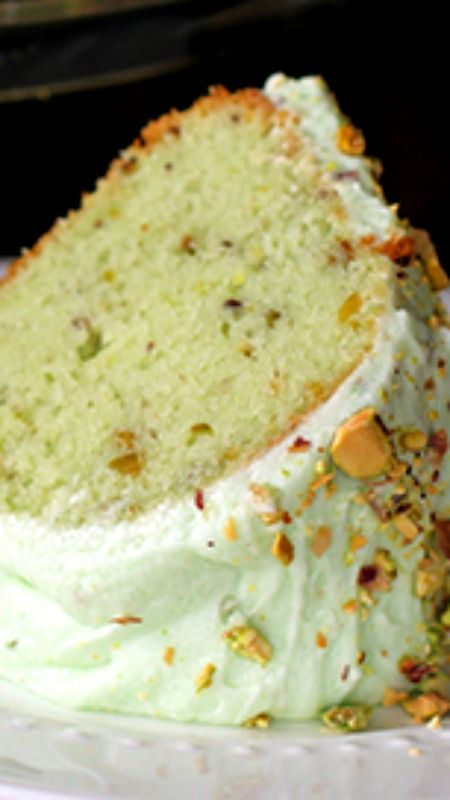 Homemade Pistachio Pudding Cake ~ No cake mix involved, just a gorgeous, perfect crumb bundt cake with pistachio pudding mixed in Green Bundt Cake, Pistachio Pound Cake Recipes, Pistasio Cake, Pistachio Cakes, Cake With Pistachio, Pistachio Pudding Cake, Pistachio Recipes, Pistachio Pudding, Pistachio Cake