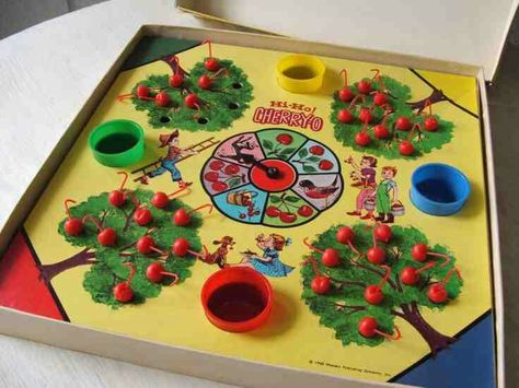 Hi-Ho Cherrio game 90s Childhood, 90s Board Games, Vintage Toys 80s, Favorite Board Games, Childhood Memories 2000, Games For Teens, Vintage Memory, Oldies But Goodies, Childhood Toys