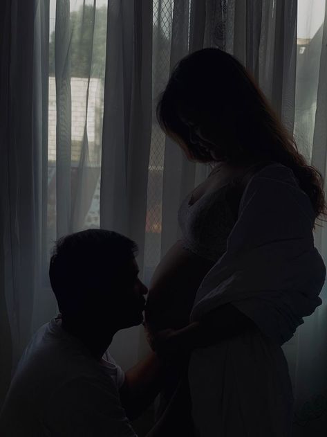 Story of Mansi and Ayush Mansi has to married  her sister's groom bec… #romance #Romance #amreading #books #wattpad Diy Maternity Shoot, Cute Pregnancy Pictures, Pregnancy Belly Photos, Healthy Children, Belly Photos, Couple Pregnancy Photoshoot, Teen Pregnancy, Couples Vibe, Pregnant Couple