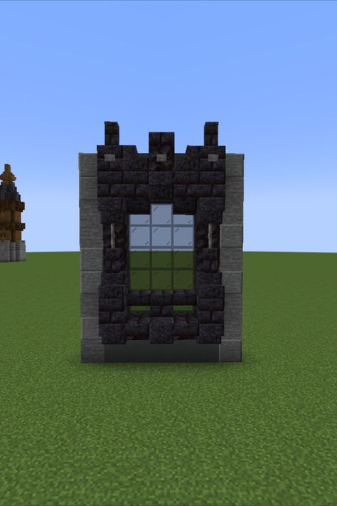 Minecraft Castle Window Ideas, Castle Window Minecraft, Minecraft Gothic Window, Gothic Windows Minecraft, Minecraft Windows Design Castle, Dark Minecraft Castle, Minecraft Gothic Mansion, Gothic Minecraft Castle, Goth House Minecraft