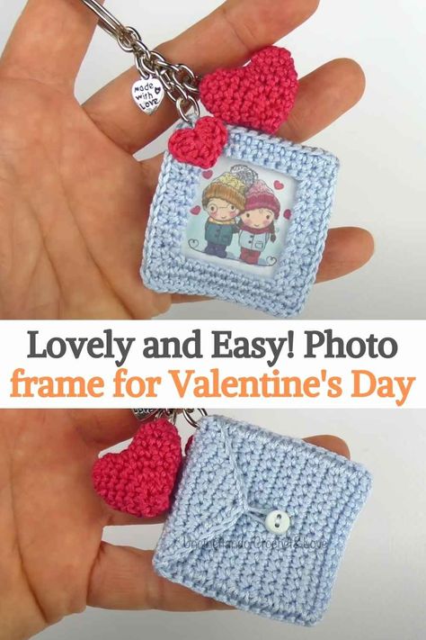 Amigurumi Patterns, Small Crochet Gifts, 2023 Crochet, Keychain Designs, Crochet Best, Cadeau Couple, Valentines Patterns, Cute Valentines Day Gifts, Handmade Keychain