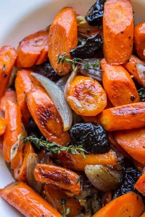 Apple Cider Roasted Carrots with Plums - The Food Charlatan Recipes With Dried Plums, Dried Plums Recipes, Dried Plum Recipes, Halloween Vegetables, Watching Stranger Things, Turkey And Gravy, Sling Shots, Thanksgiving Plate, Roasted Carrots Recipe