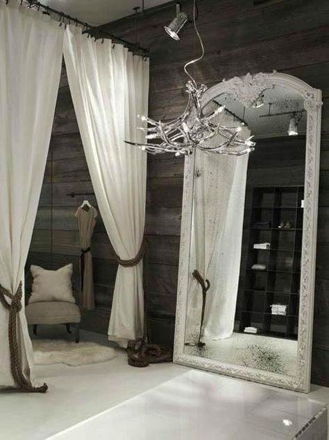 22 Spectacular Dressing Room Design Ideas and Tips for Walk In Closet Organization Nicole Hollis, Concept Stores, Photographing Jewelry, Boutique Inspiration, Design Window, Shop Displays, Retail Displays, Boutique Display, Shop Windows