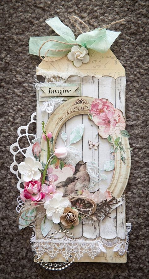 Handmade Tags Ideas, Shabby Chic Tags, Homemade Tags, Shabby Chic Cards, Mixed Media Tags, Scrapbook Tag, Handmade Gift Tags, Diy Tags, Vintage Junk Journal