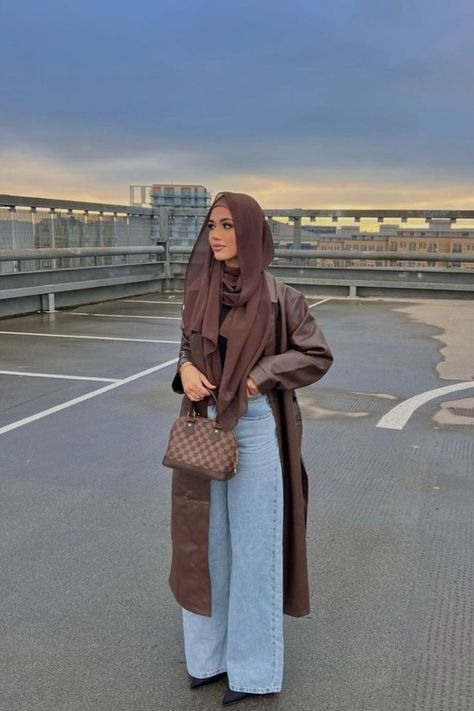 Hijab Chiffon, Modest Winter Outfits, Storage Wars, Estilo Hijab, Abaya Design, Stile Hijab, Mode Hijabi, Mode Zara, Modesty Outfits
