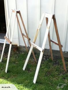 Home-made easels Diy Easel, Art Easel, Craft Show Displays, Easels, Craft Booth, Craft Show Ideas, Paint Party, Art Display, Diy Wood Projects