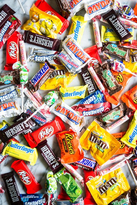 Essen, Healthy Halloween Candy, Organic Candy, Fed And Fit, Healthy Candy, Gluten Free Candy, Milk Chocolate Candy, Coconut Bars, Desserts Vegan