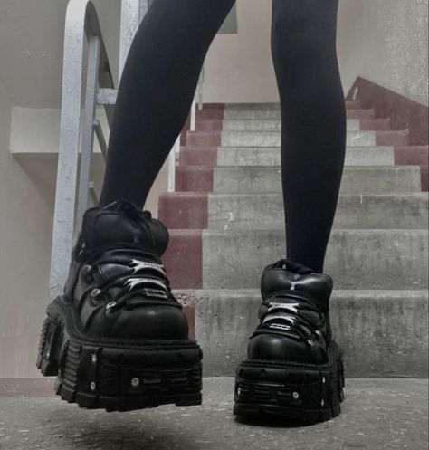 Black New Rock Shoes, Punk Platform Shoes, New Rock Platform Boots, New Rocks White Shoes, New Rock Sneakers, New Rock Platforms, New Rock 106 Outfit, New Rock Outfit Shoes, New Rock Shoes Aesthetic