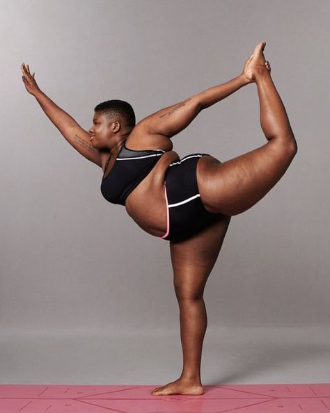 28 Black Fitness Pros You Should Be Following on Instagram | SELF Body Positive Yoga, Body Positive Fitness, Life Drawing Reference, Figure Drawing Poses, Yoga Iyengar, Black Fitness, Female Pose Reference, Anatomy Poses, Venus Williams