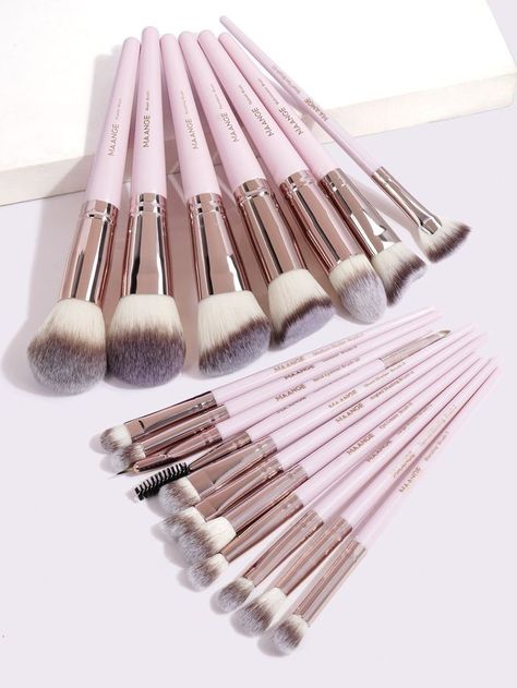 Pink Brushes Makeup, Girly Makeup Products, Pink Makeup Brush Set, Mackup Brushes, Make Up Brushes Aesthetic, Pink Beauty Products, Cute Makeup Brushes, Pink Makeup Brushes, Wooden Makeup Brushes