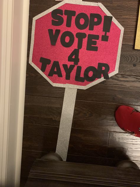 Diy Campaign Posters, Homecoming Campaign Treats Ideas, Running For Hoco Queen Posters, Interactive Campaign Ideas, Campaign Student Council, Posters For School Campaign, Pink Campaign Poster, Student Council Video Ideas, Campaign Student Council Ideas