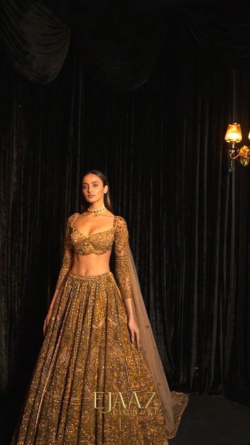 Brown Gold Lehenga, Gold Reception Lengha, Golden Reception Lehenga, Gold Lengha Bridal Reception, Ejaaz Couture Lehenga, Gold Lengha Bridal, Bronze Lehenga, Golden Lehenga Simple, Gold Reception Lehenga