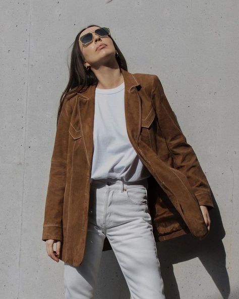 Suede Shirt Outfit, Suede Outfits, Brown Suede Jacket Outfit, Brown Jacket Outfit, Suede Jacket Outfit, Vintage Suede Jacket, Leather Blazer Women, Suede Jacket Women, Suede Outfit